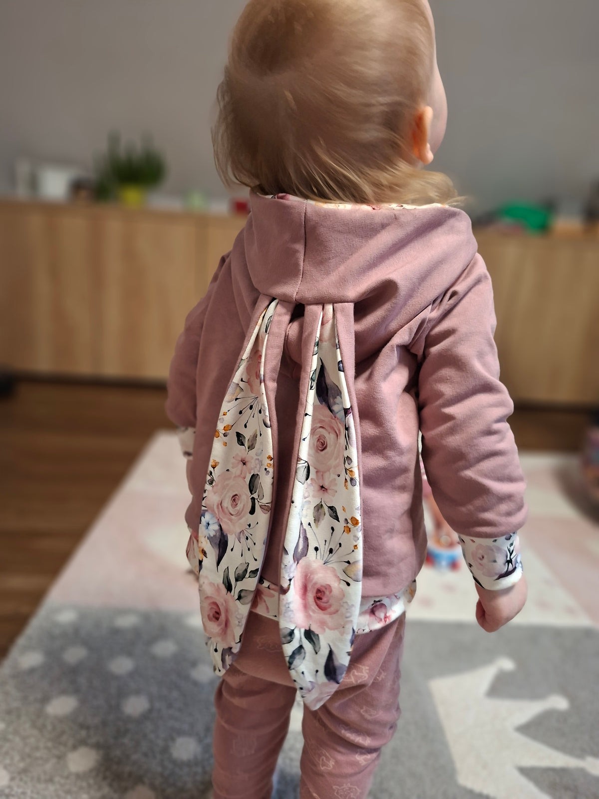 Střih na dětskou mikina s oušky vel. 56 - 164
