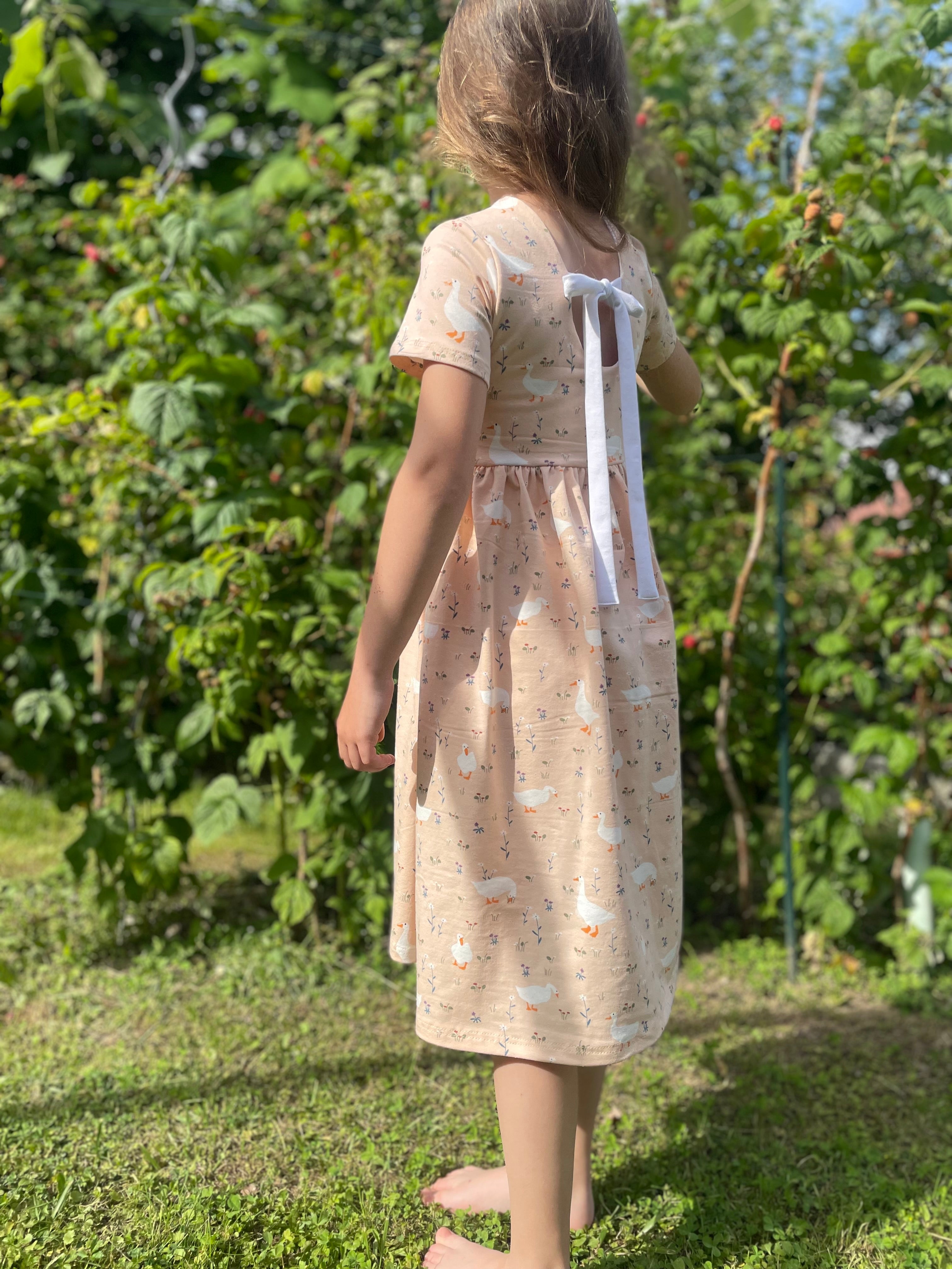 Šaty s odhalenými zády "Kara" 80 - 134- PDF střih