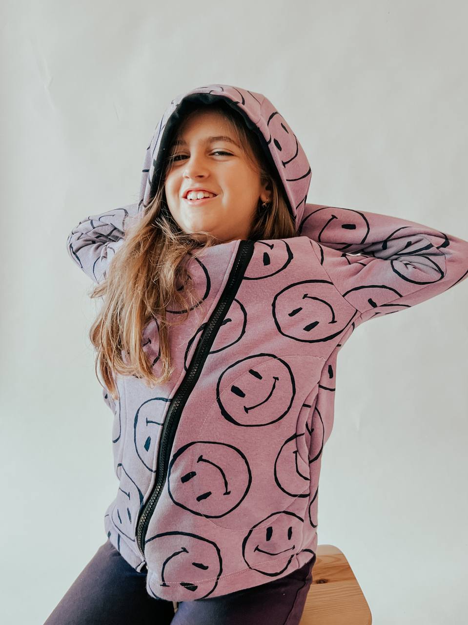Střih na dětskou mikinu s kapucí a šikmým zipem Smile vel. 62-164