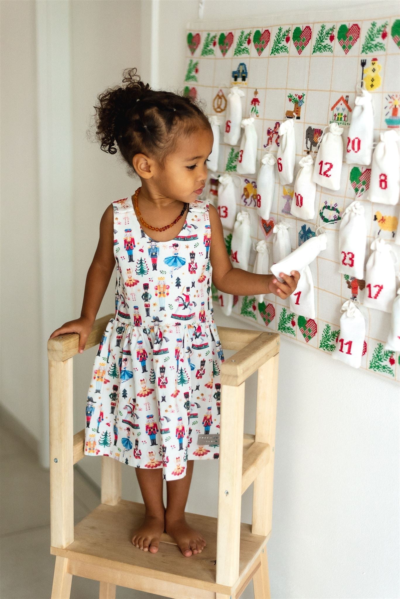 Střih na dětské šaty na traky "Sára" - 62 - 116 - Šibabi.cz