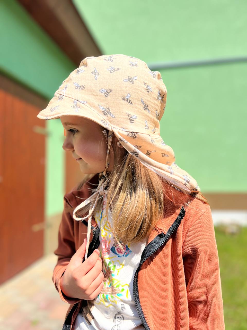 Střih na dětskou letní čepičku s kšiltem a saharou Jacob