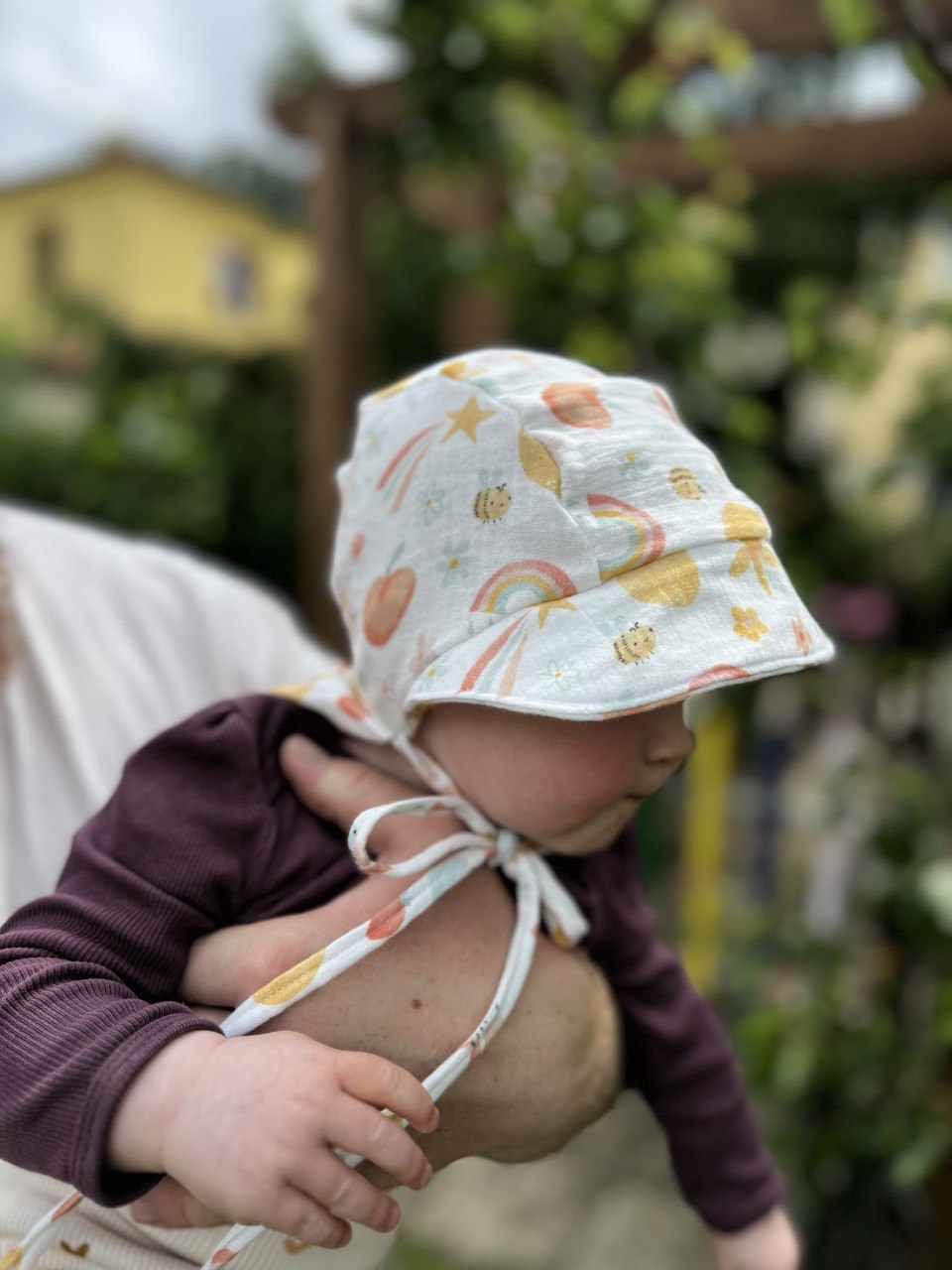 Střih na dětskou letní čepičku s kšiltem a saharou Jacob